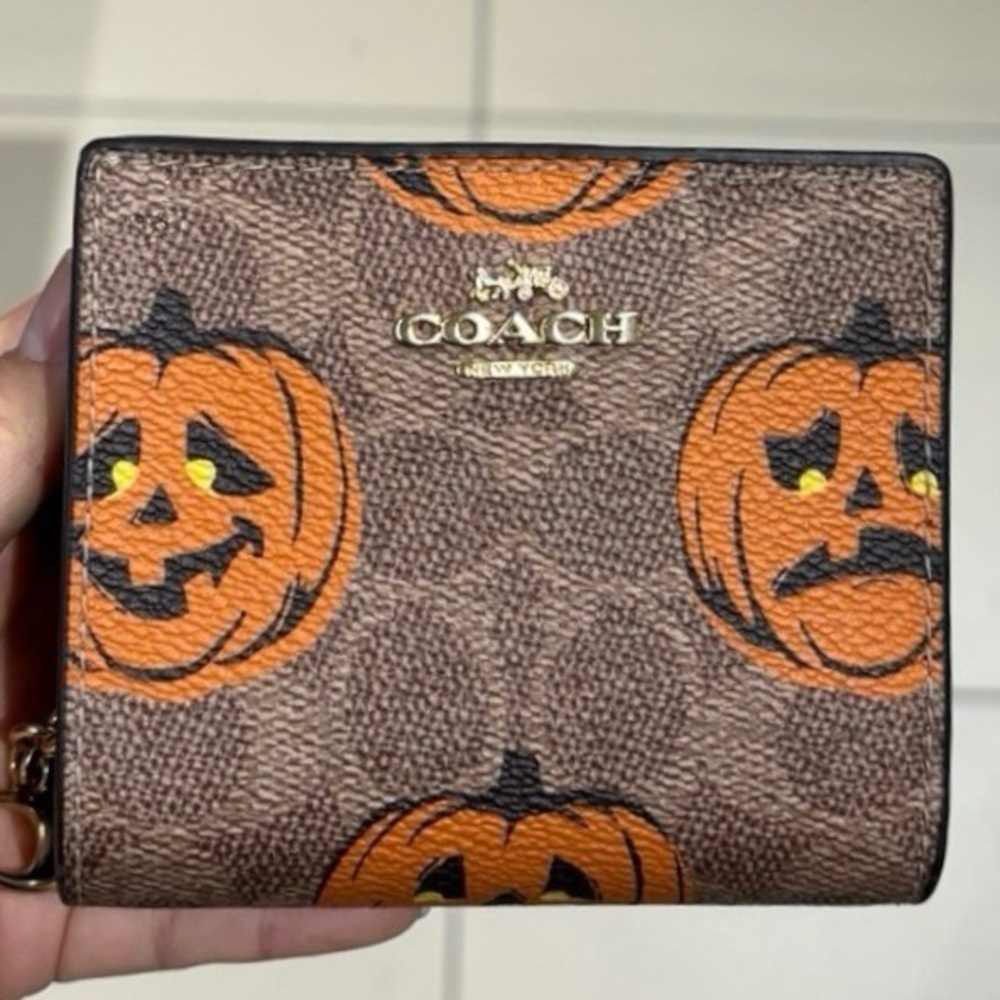 COACH Pumpkin Print Wallet CCR19 Signature Canvas Halloween 2025 NWT AUTHENTIC - Picture 3 of 6